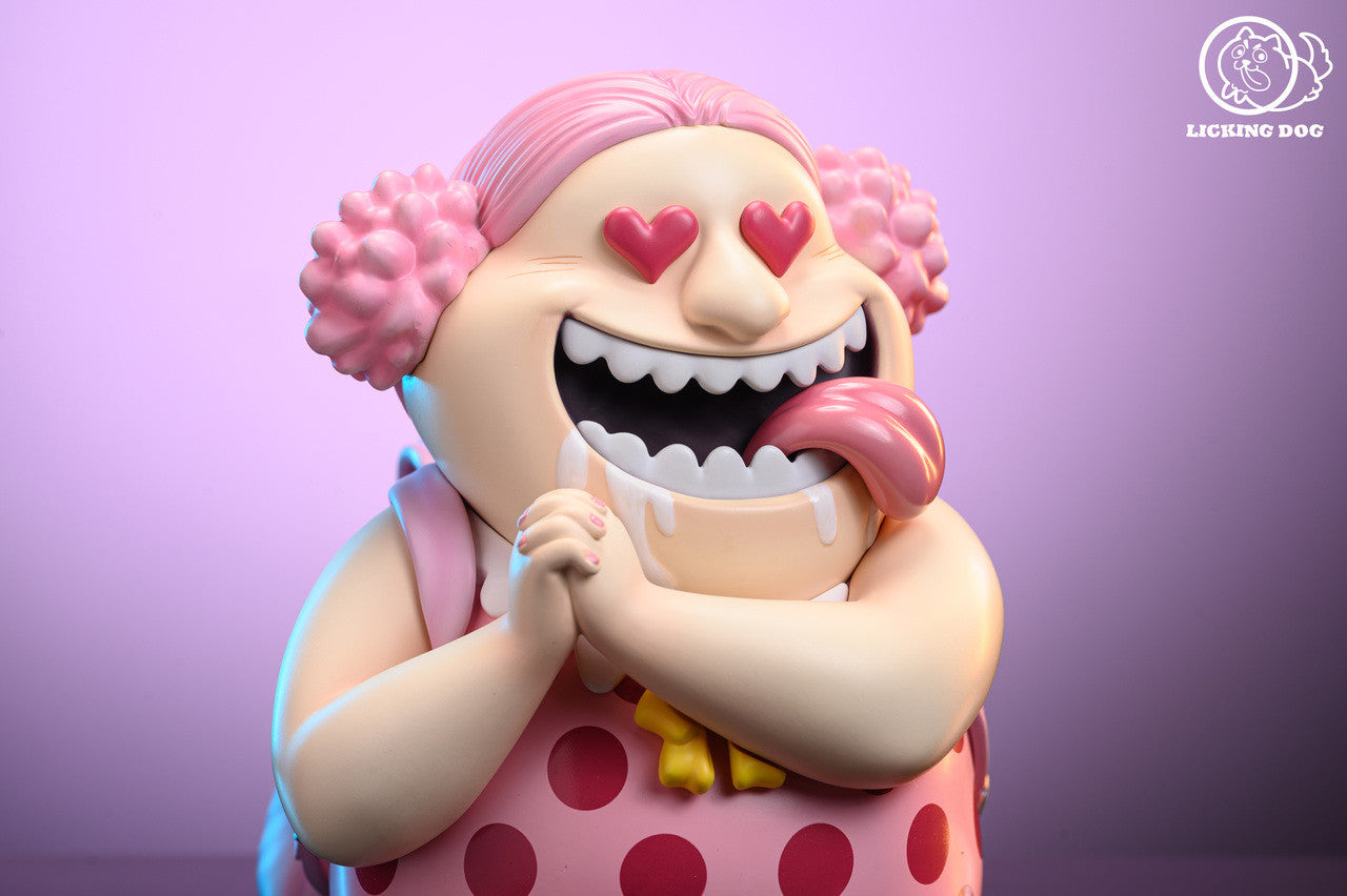 Lamiendo perro - Big Mom