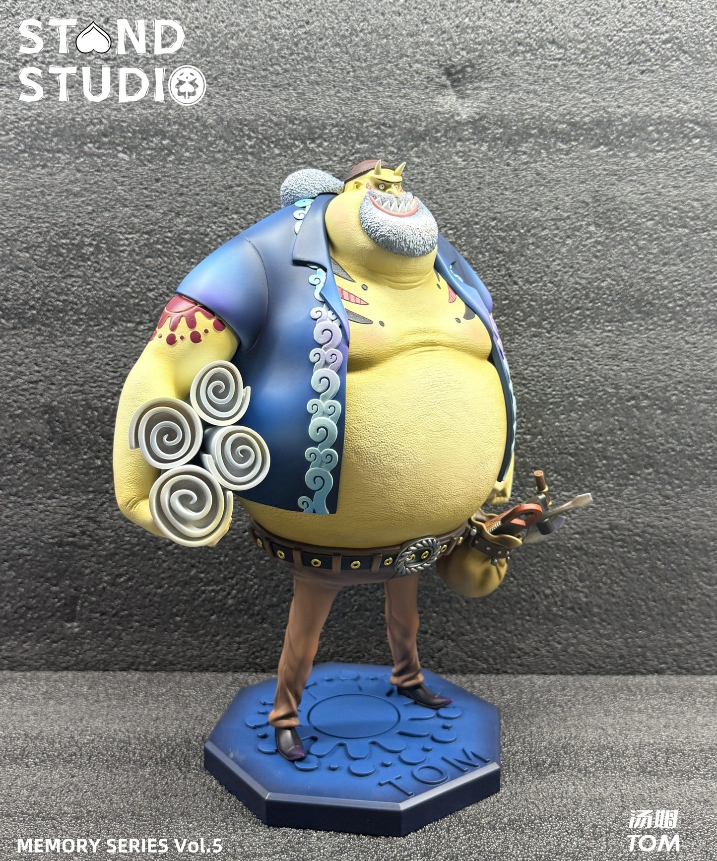 Stand - Tom