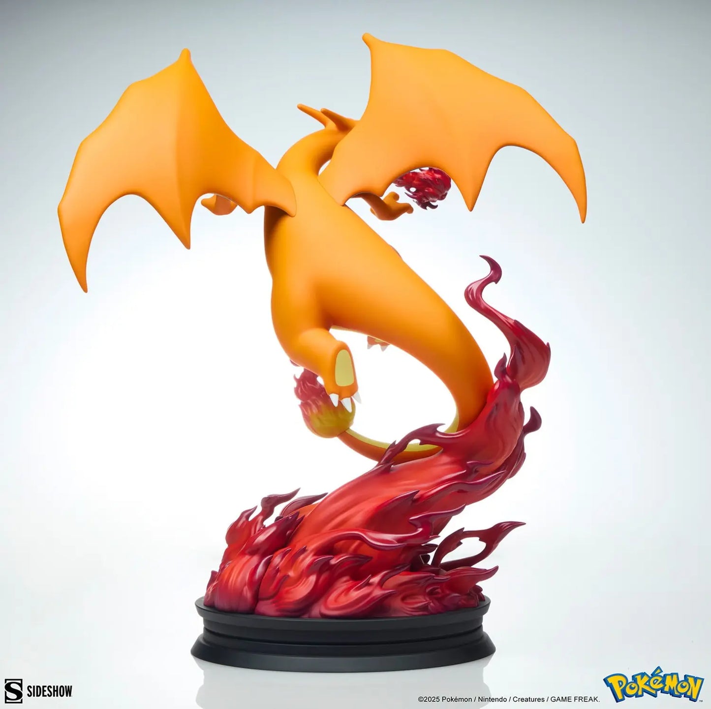 Sideshow Collectibles - Charizard