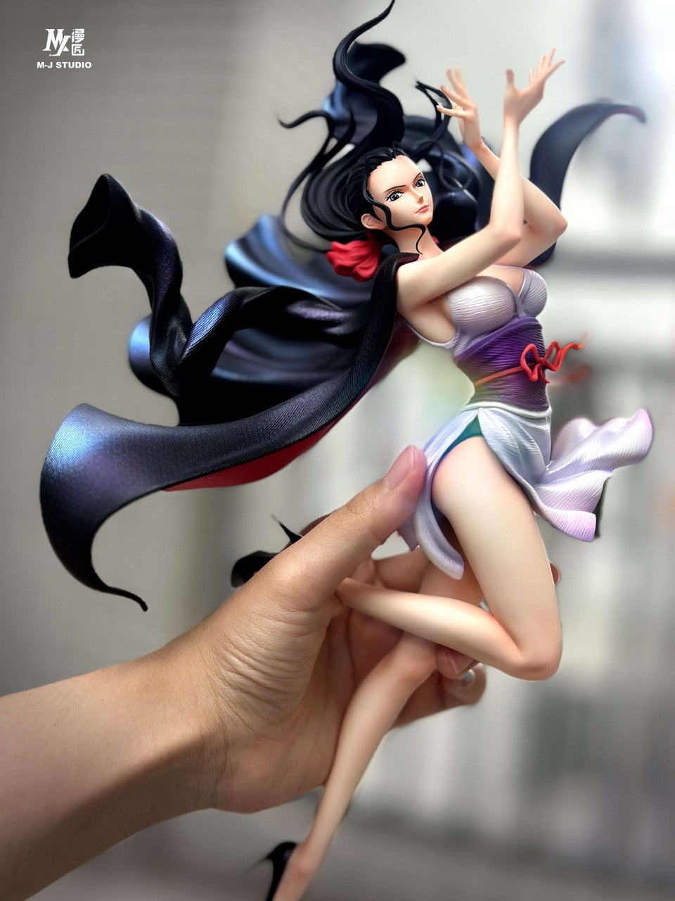 MJ - Nico Robin