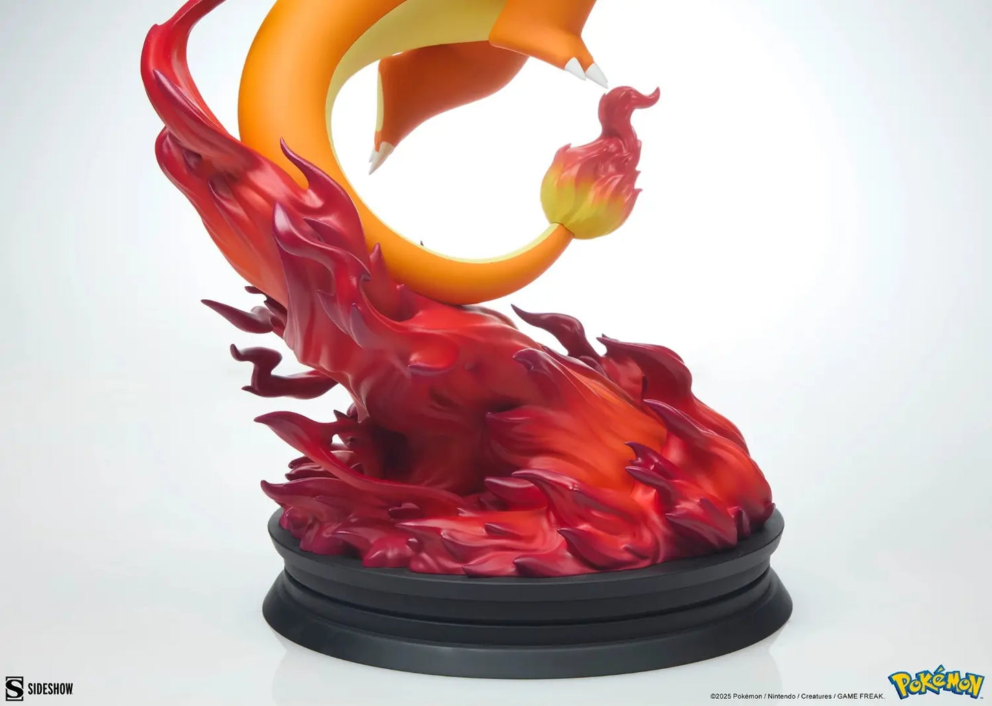 Sideshow Collectibles - Charizard
