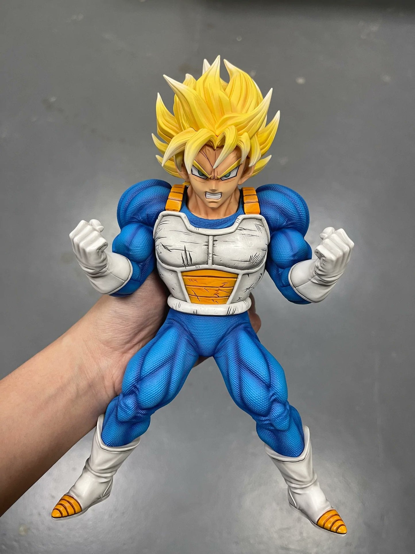 Fat - SSJ Goku StatueCorp