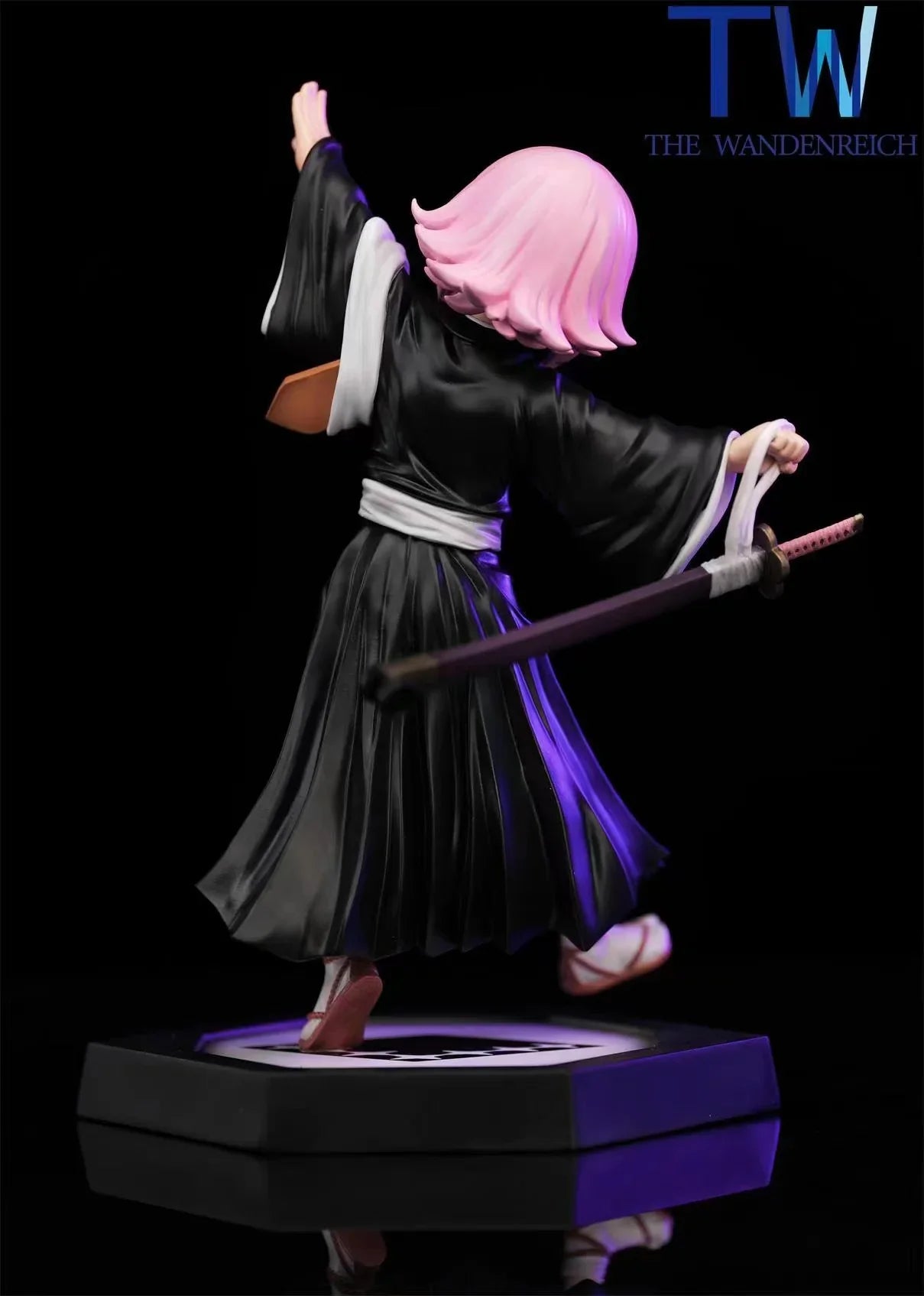 TW - Yachiru StatueCorp