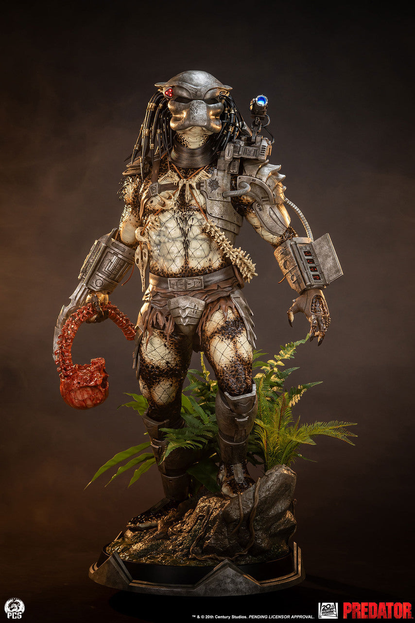 Premium Collectibles - Predator