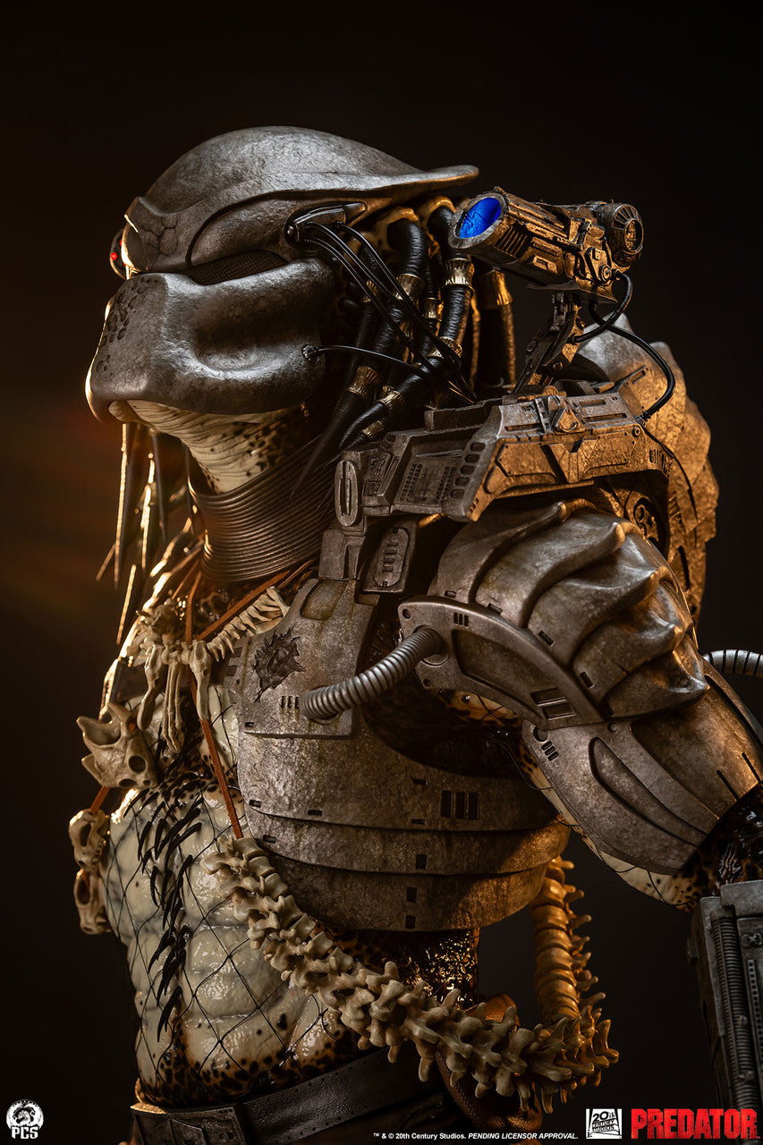 Premium Collectibles - Predator