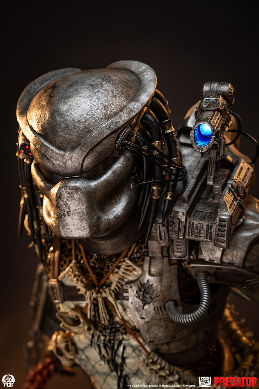 Premium Collectibles - Predator