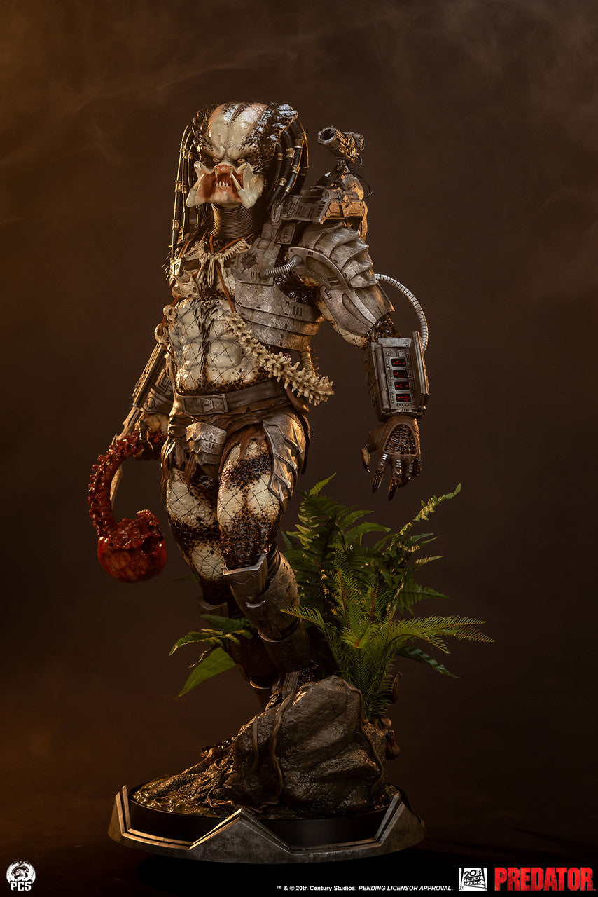 Premium Collectibles - Predator