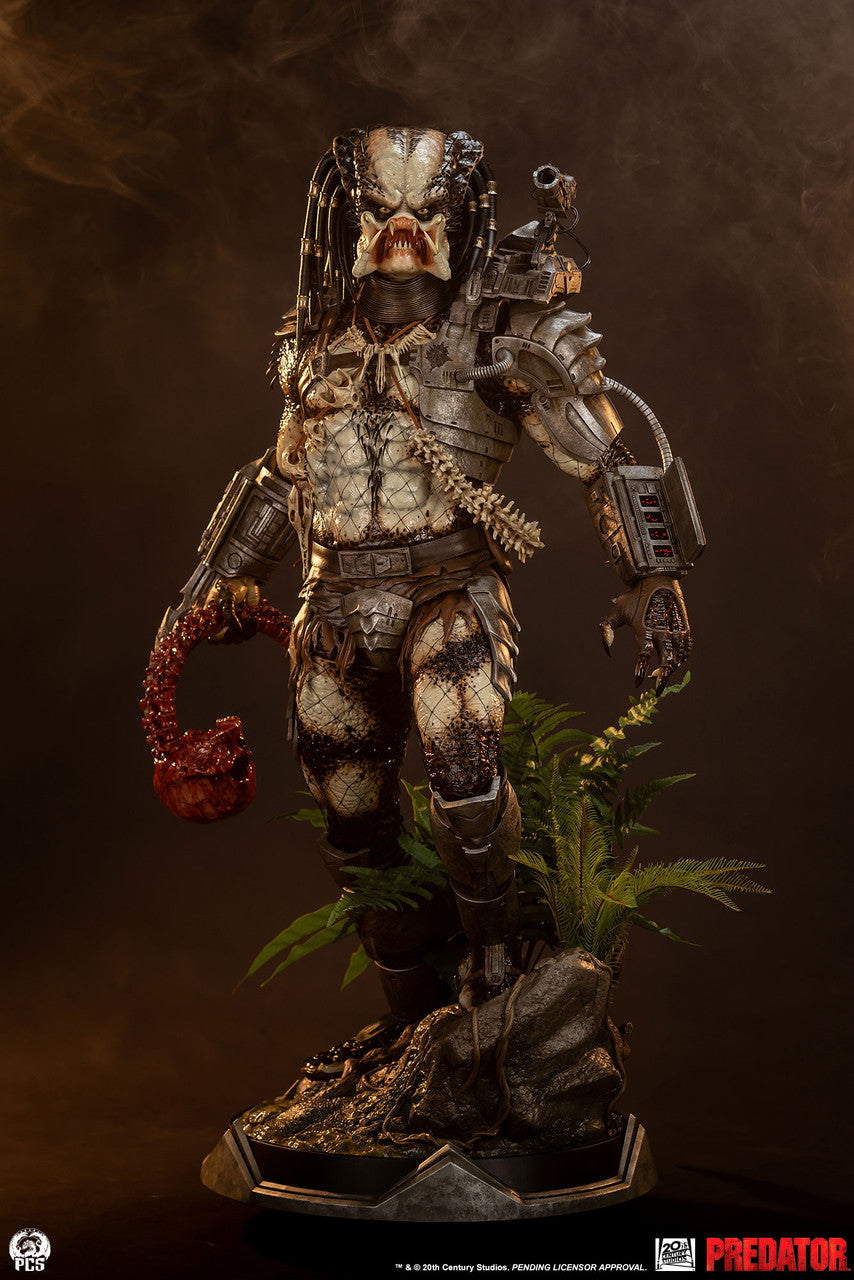 Premium Collectibles - Predator