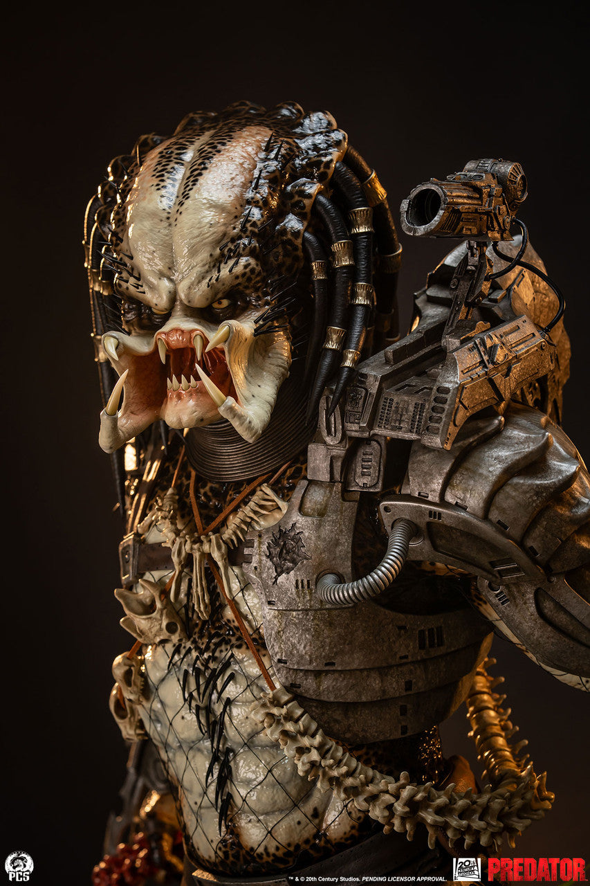 Premium Collectibles - Predator