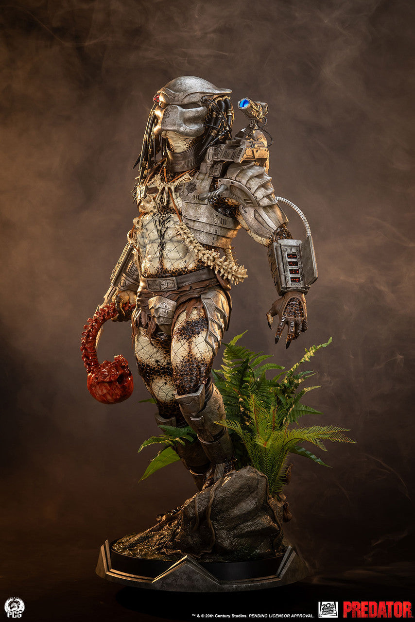 Premium Collectibles - Predator
