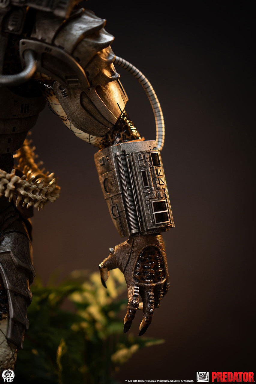 Premium Collectibles - Predator