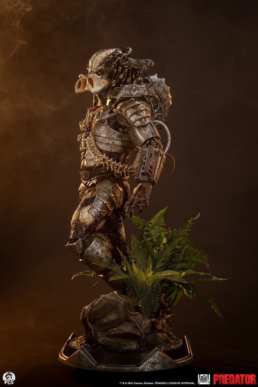 Premium Collectibles - Predator