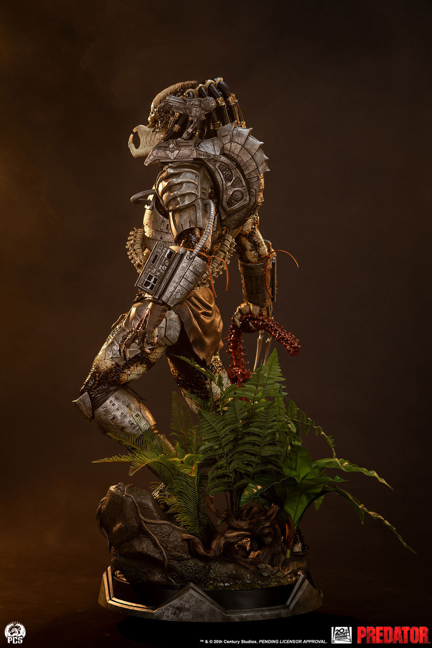 Premium Collectibles - Predator