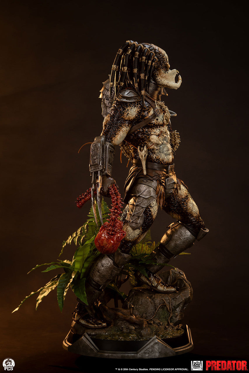 Premium Collectibles - Predator