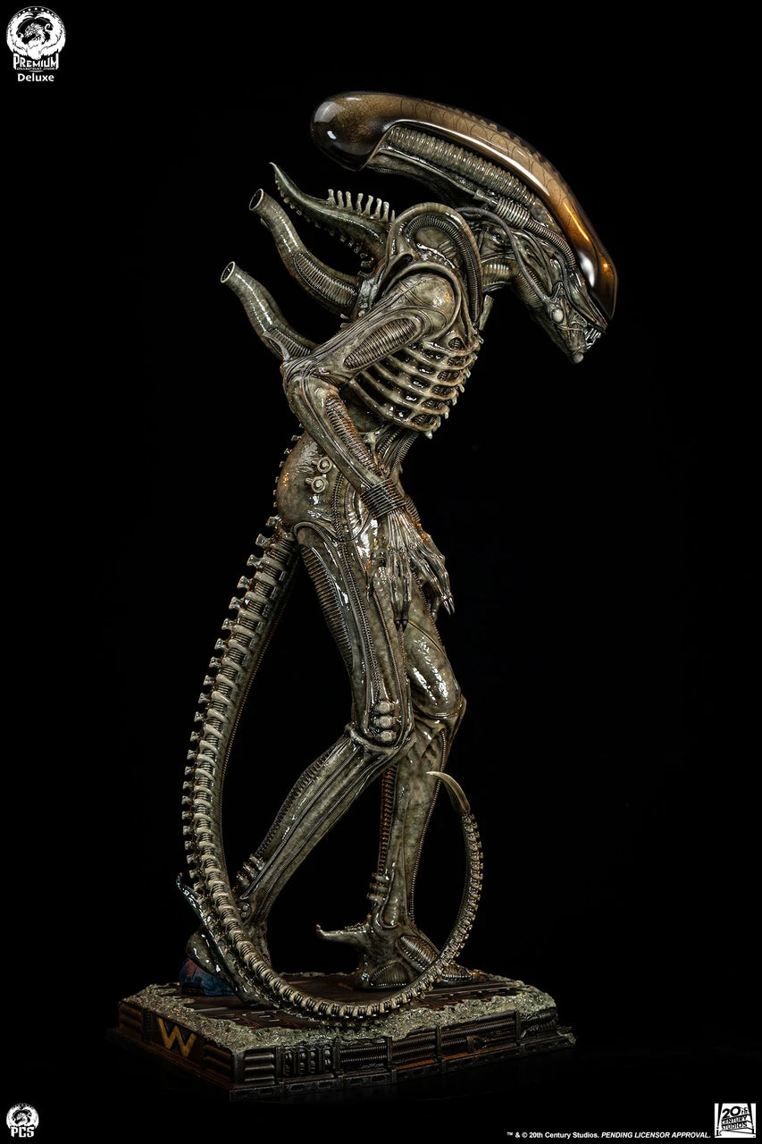 Premium Collectibles - Big Chap Alien