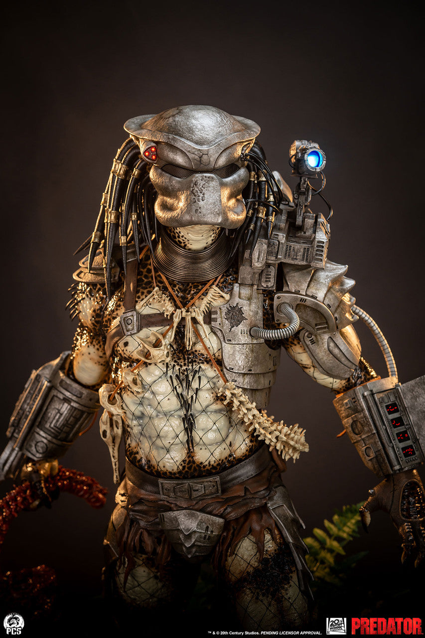 Premium Collectibles - Predator