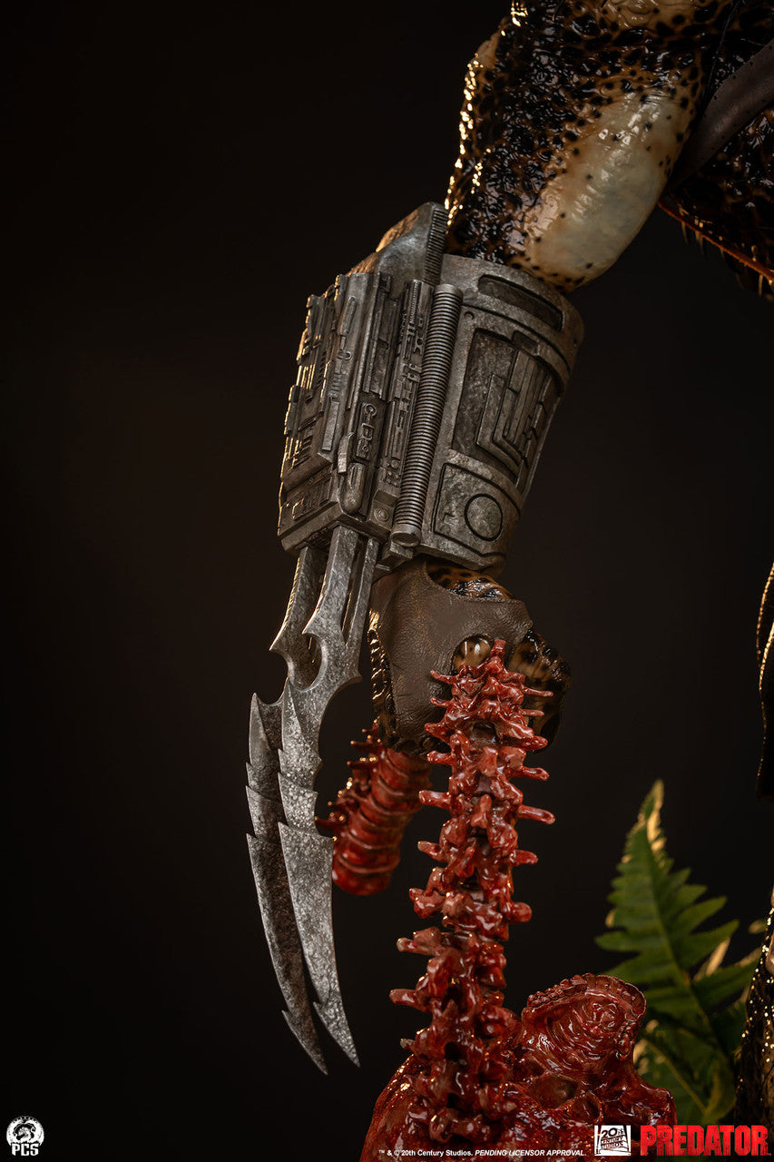 Premium Collectibles - Predator