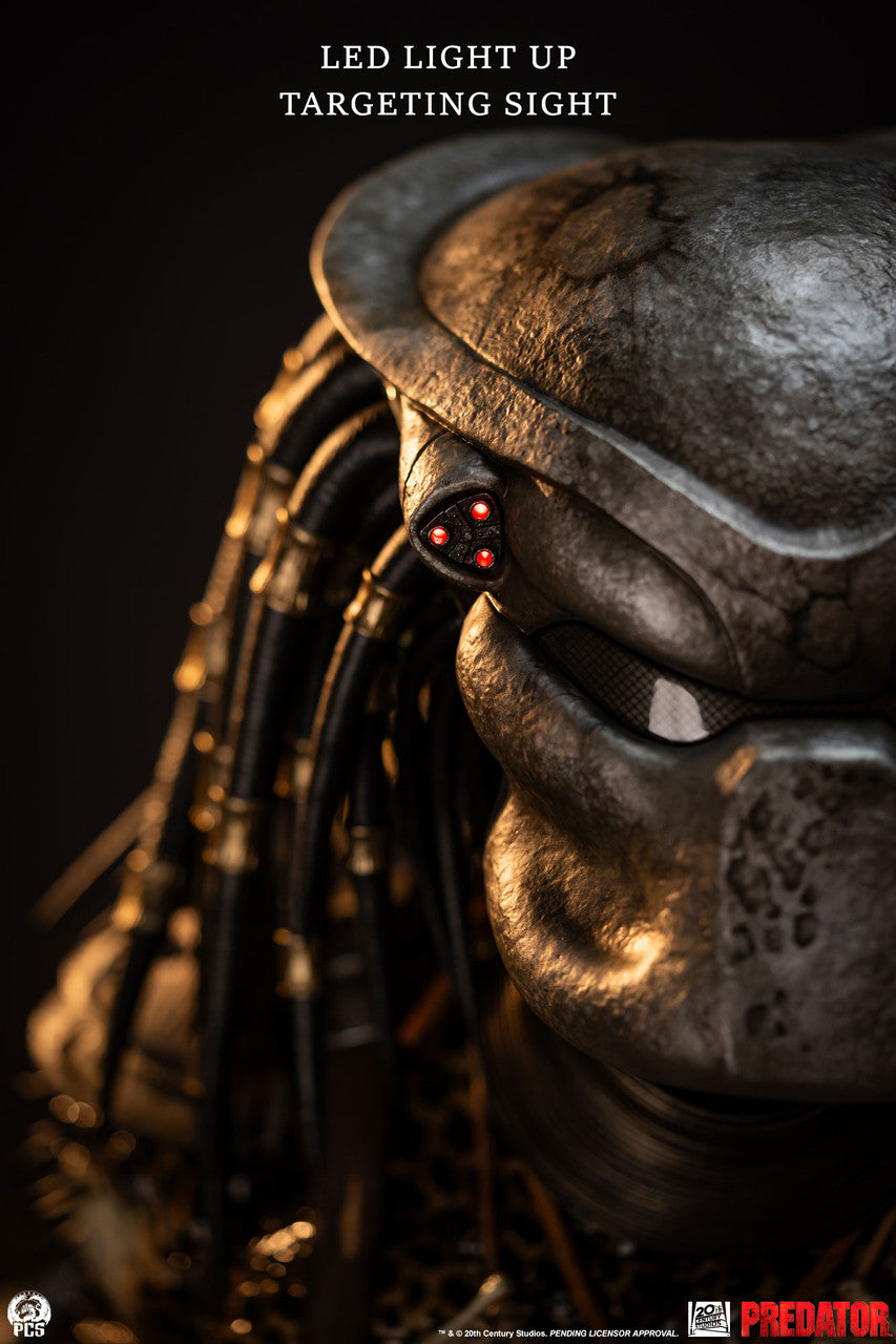 Premium Collectibles - Predator