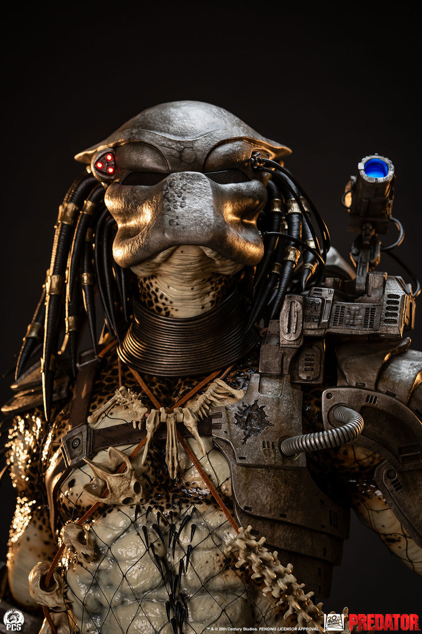 Premium Collectibles - Predator