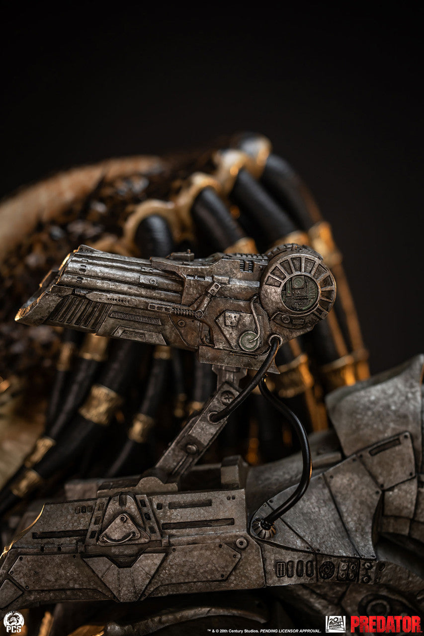 Premium Collectibles - Predator