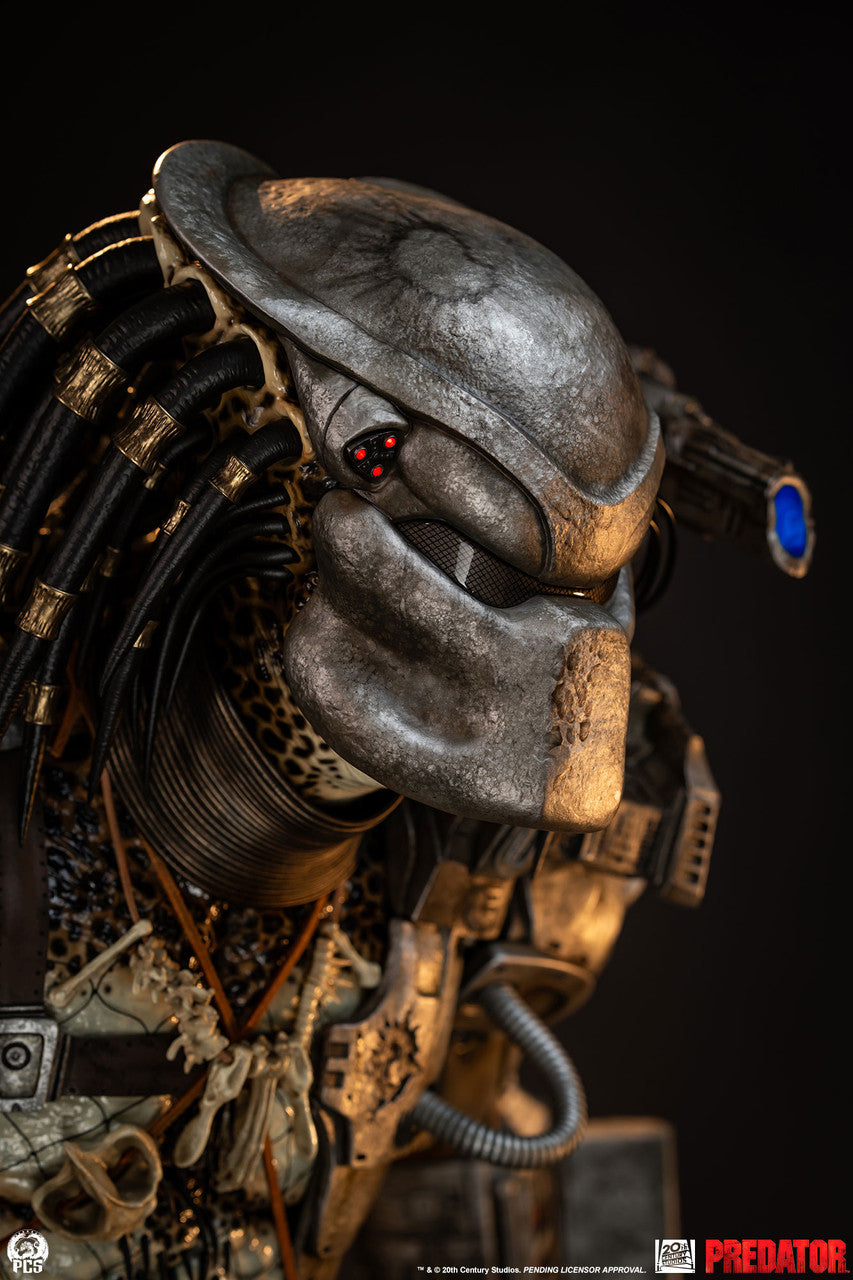 Premium Collectibles - Predator