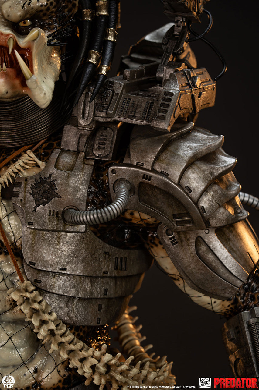 Premium Collectibles - Predator