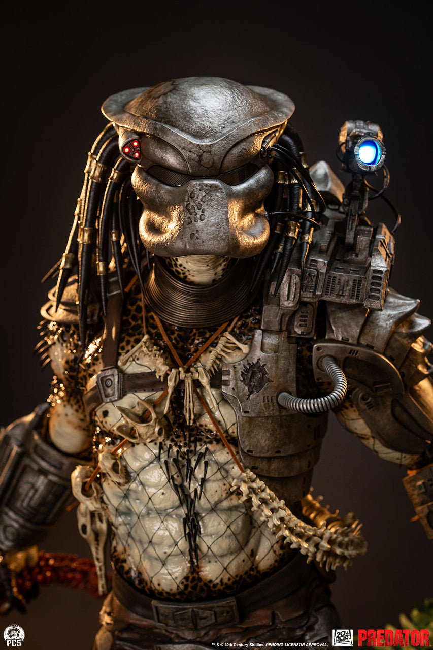 Premium Collectibles - Predator