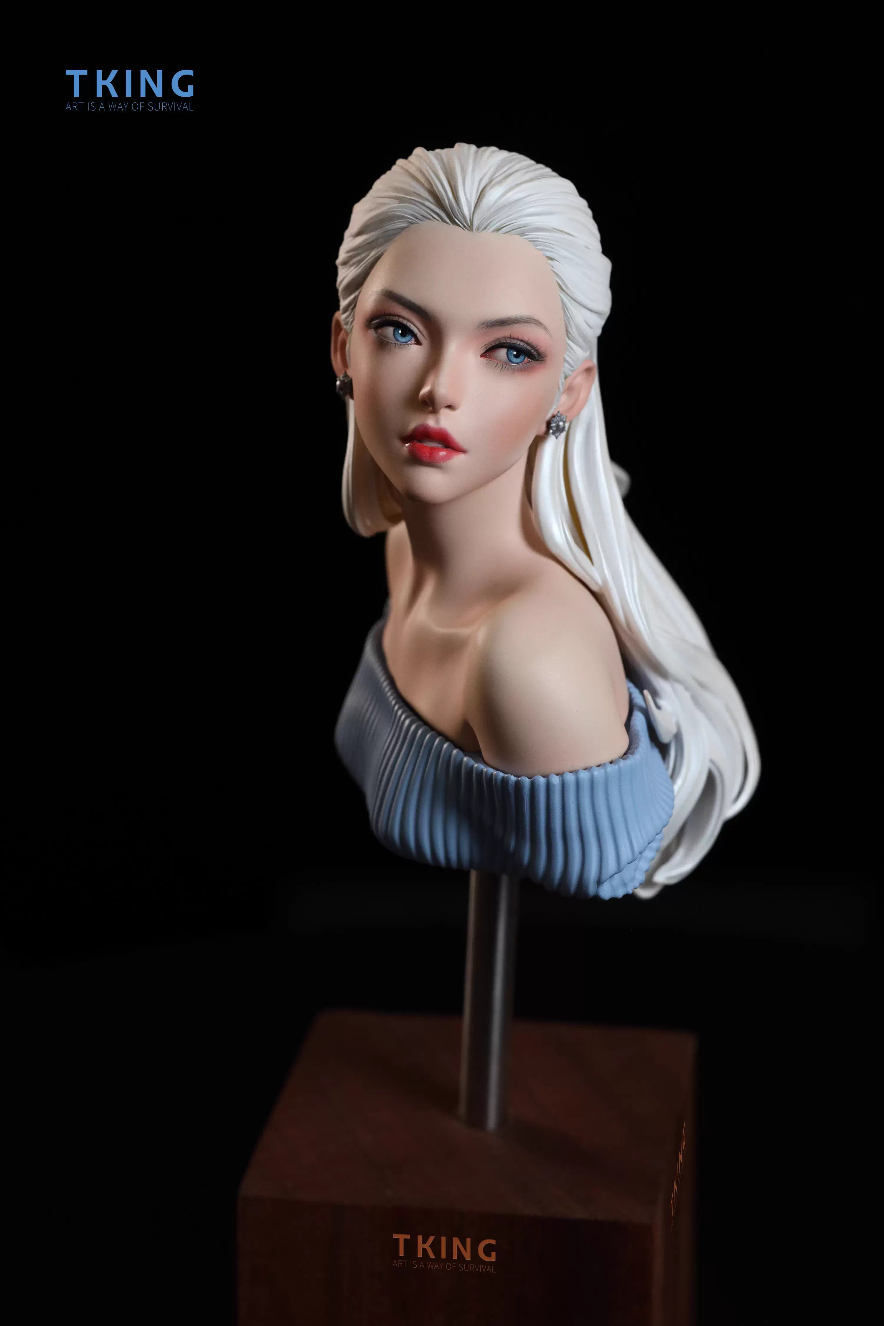 Tking - The Girl Looking Back