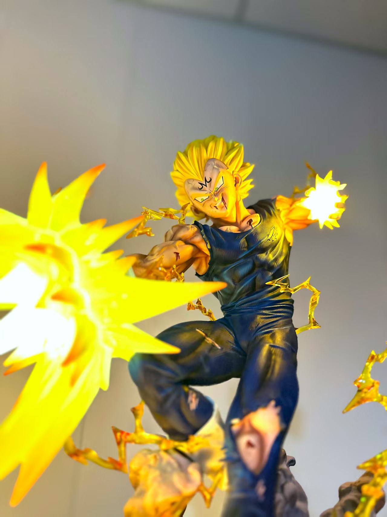 KDC - SSJ2 Goku vs Majin Vegeta