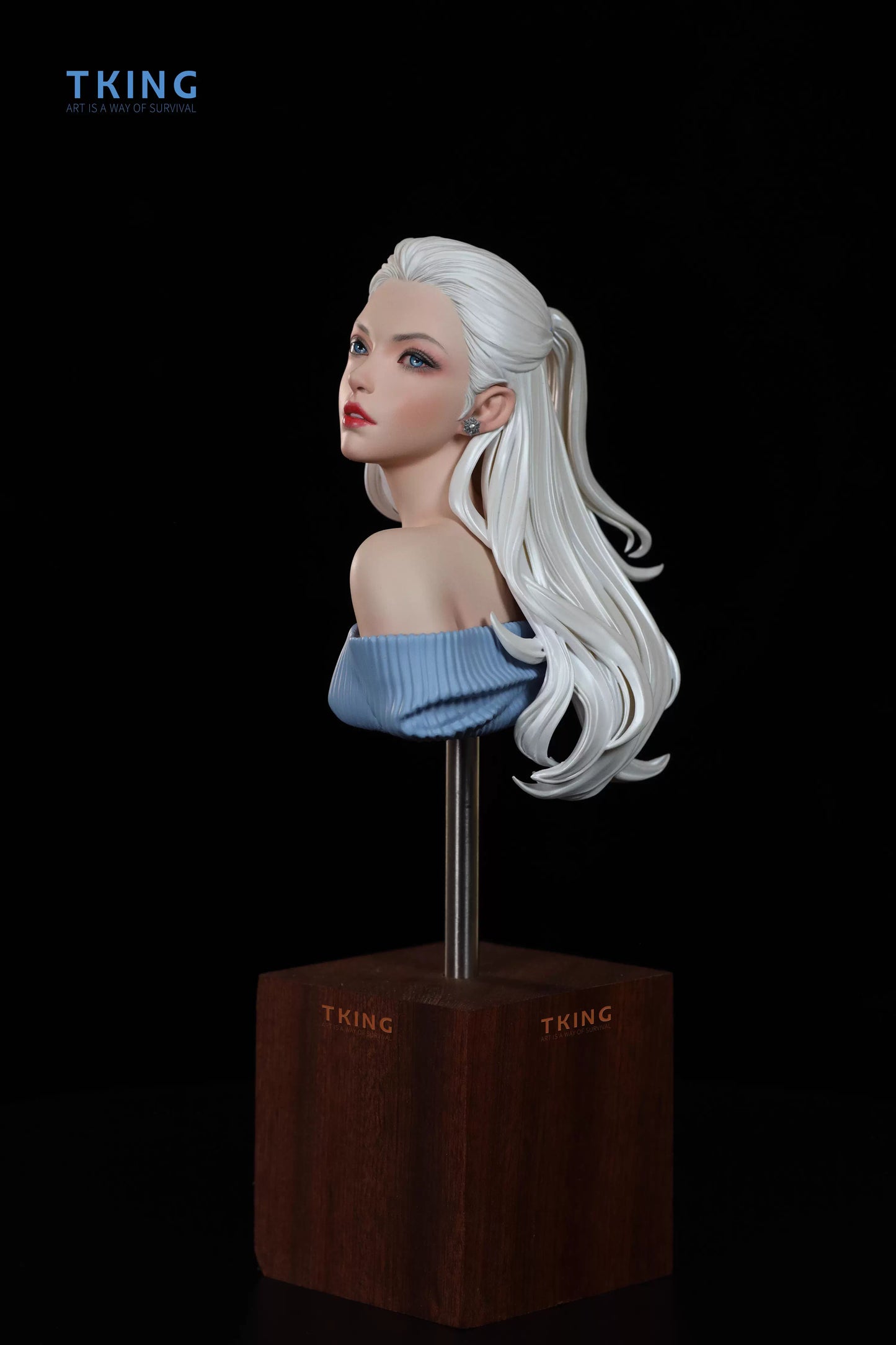 Tking - The Girl Looking Back
