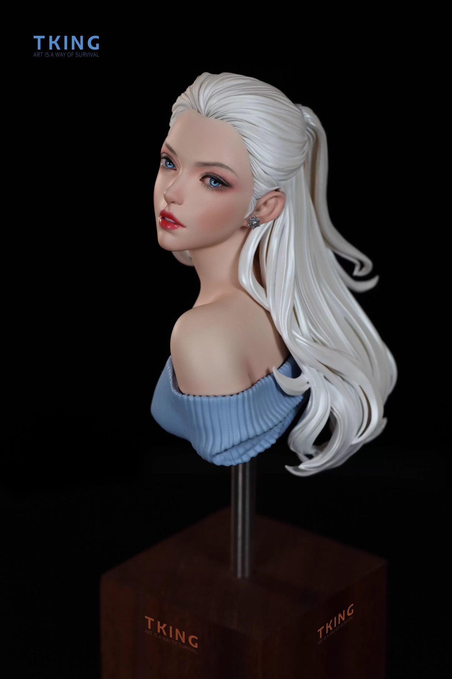 Tking - The Girl Looking Back
