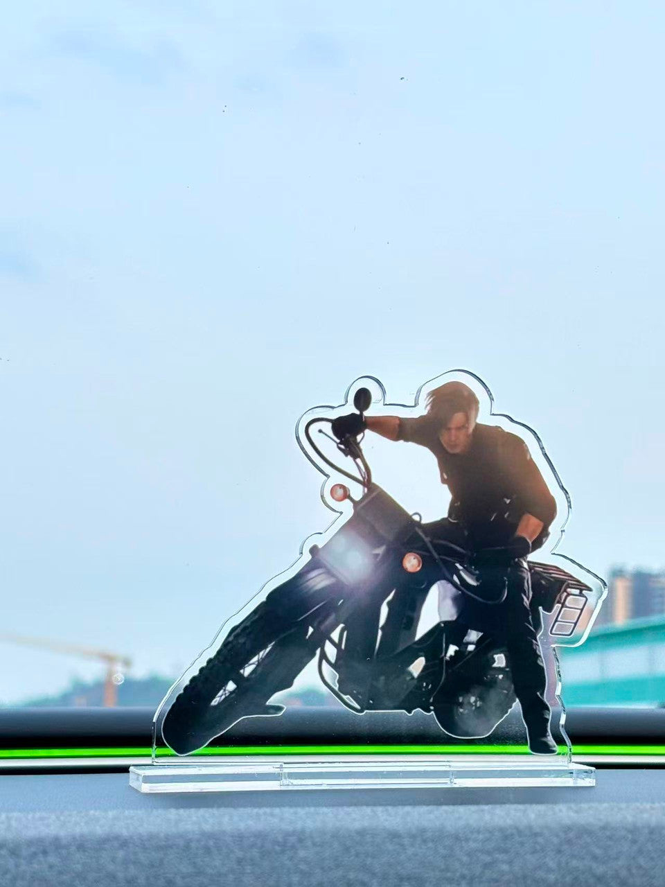 RE - Leon Scott Kennedy