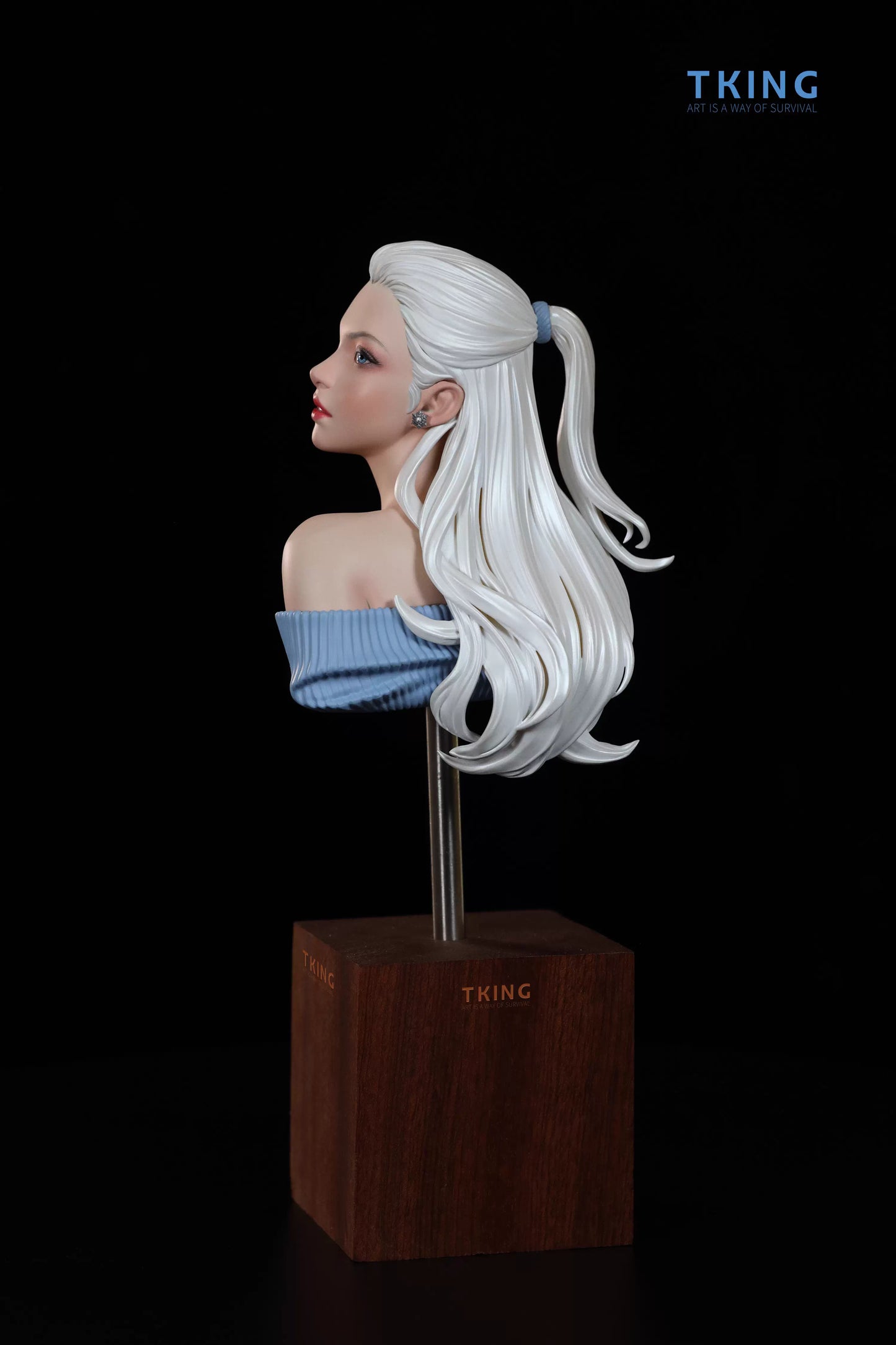 Tking - The Girl Looking Back