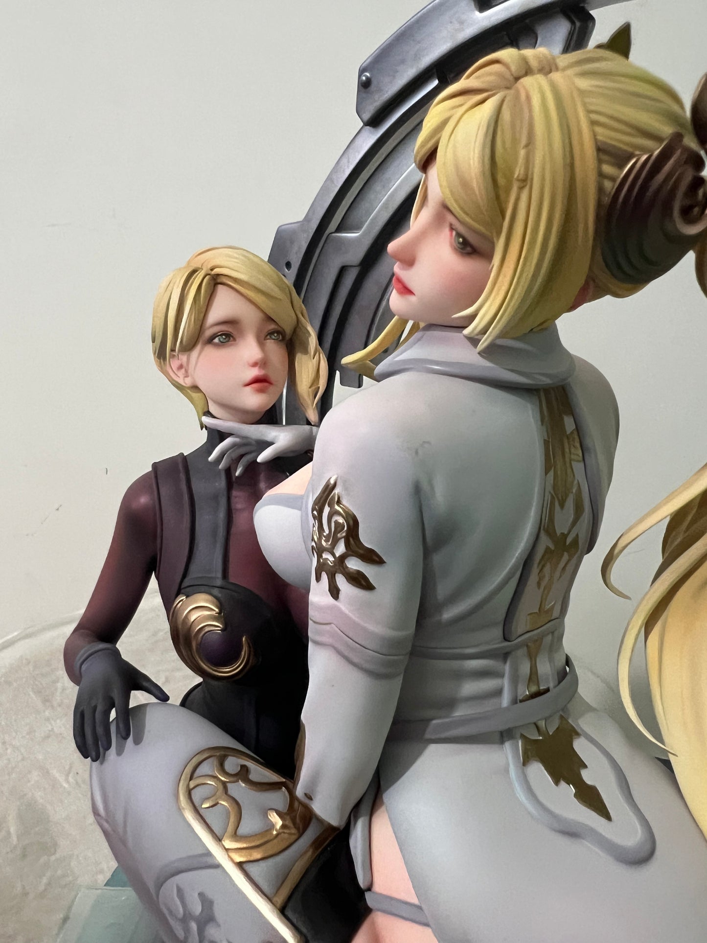 Thunder - Commander White