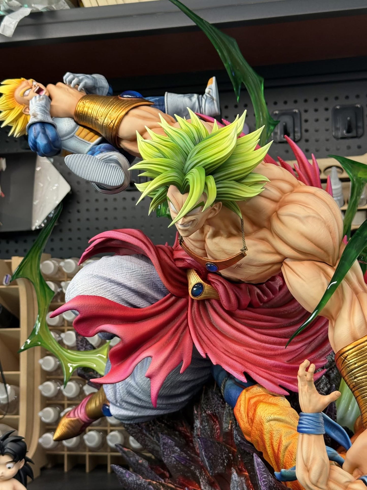 Yi Shou - Broly vs Goku and Vegeta