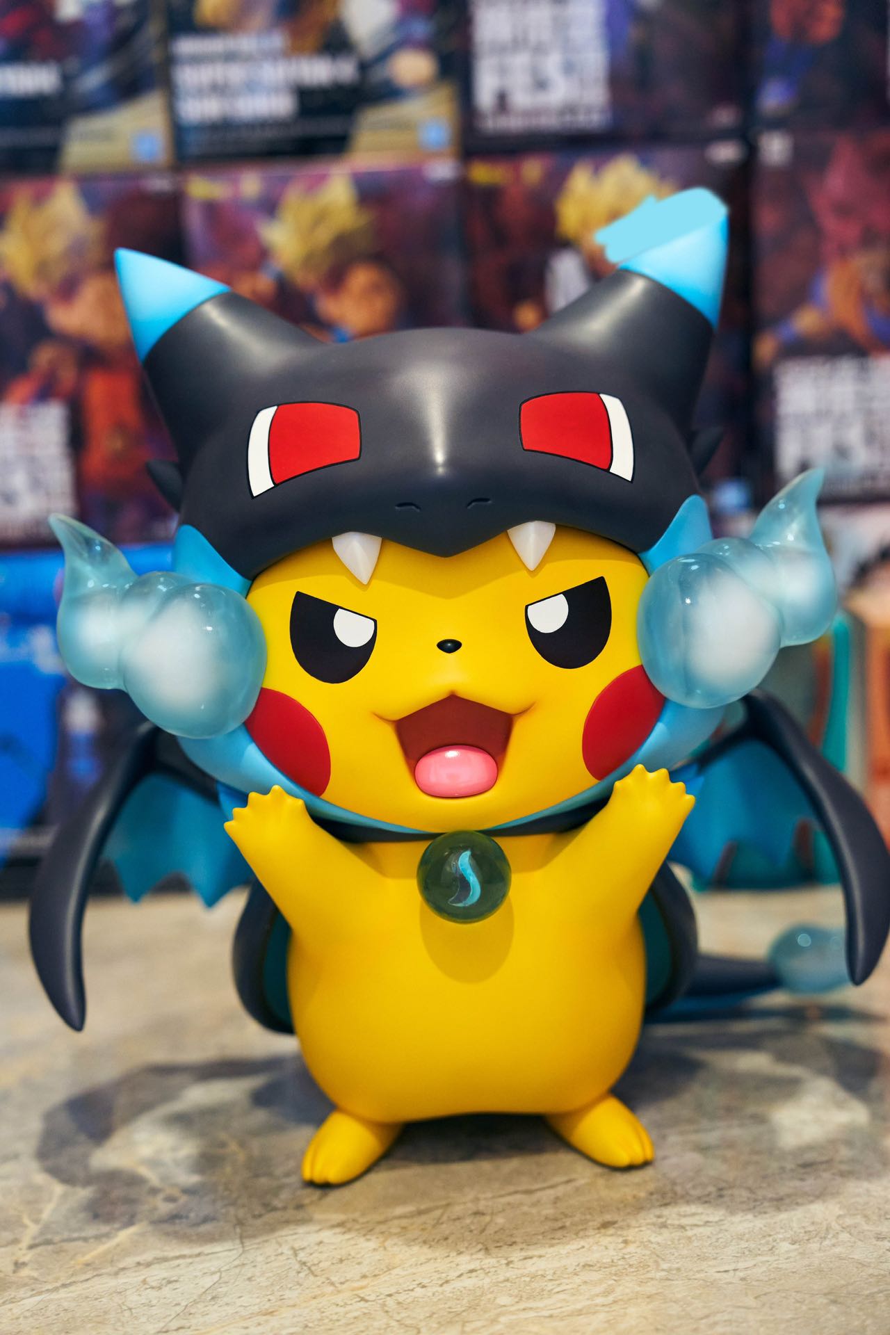 Infinite Pikachu cos Mega Charizard X