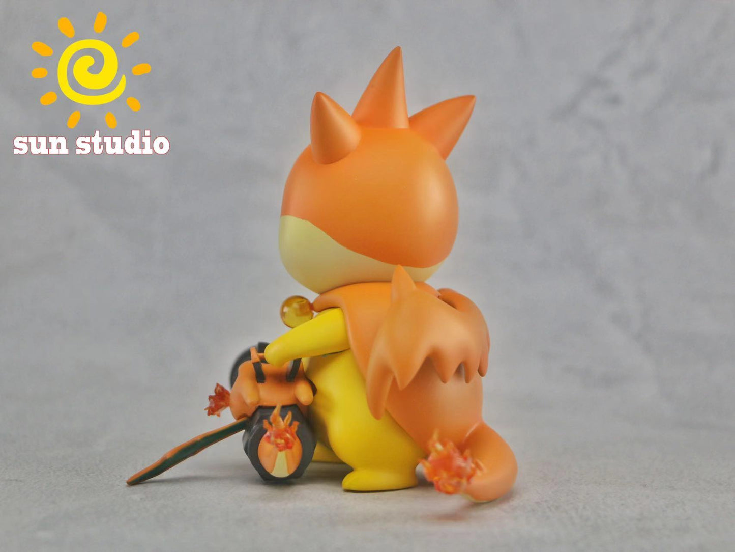 Sun - Pikachu cos Charizard X and Y