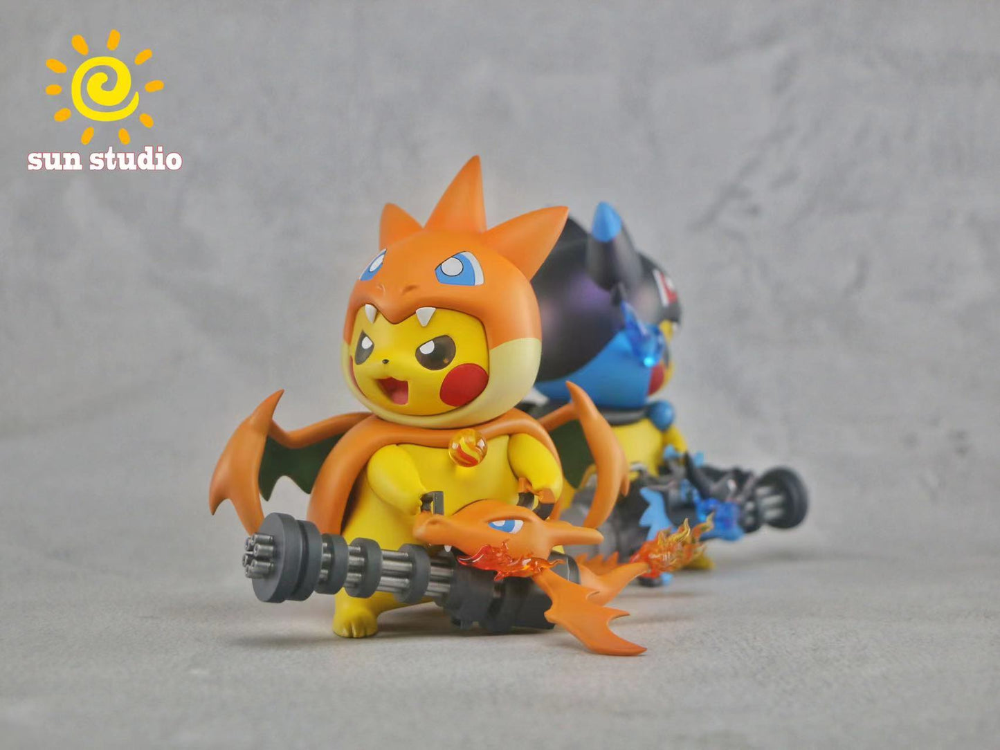 Sun - Pikachu cos Charizard X and Y