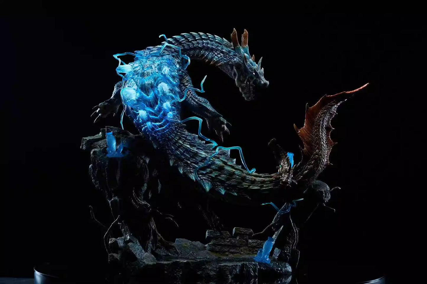 Roaring Wild - Lagiacrus﻿ and Abyssal Lagiacrus﻿