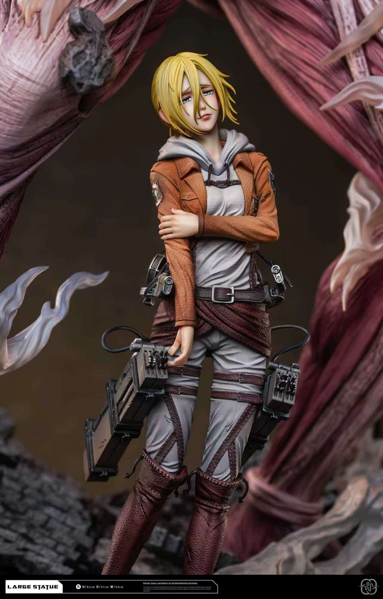 Hertz - Annie and Female Titan