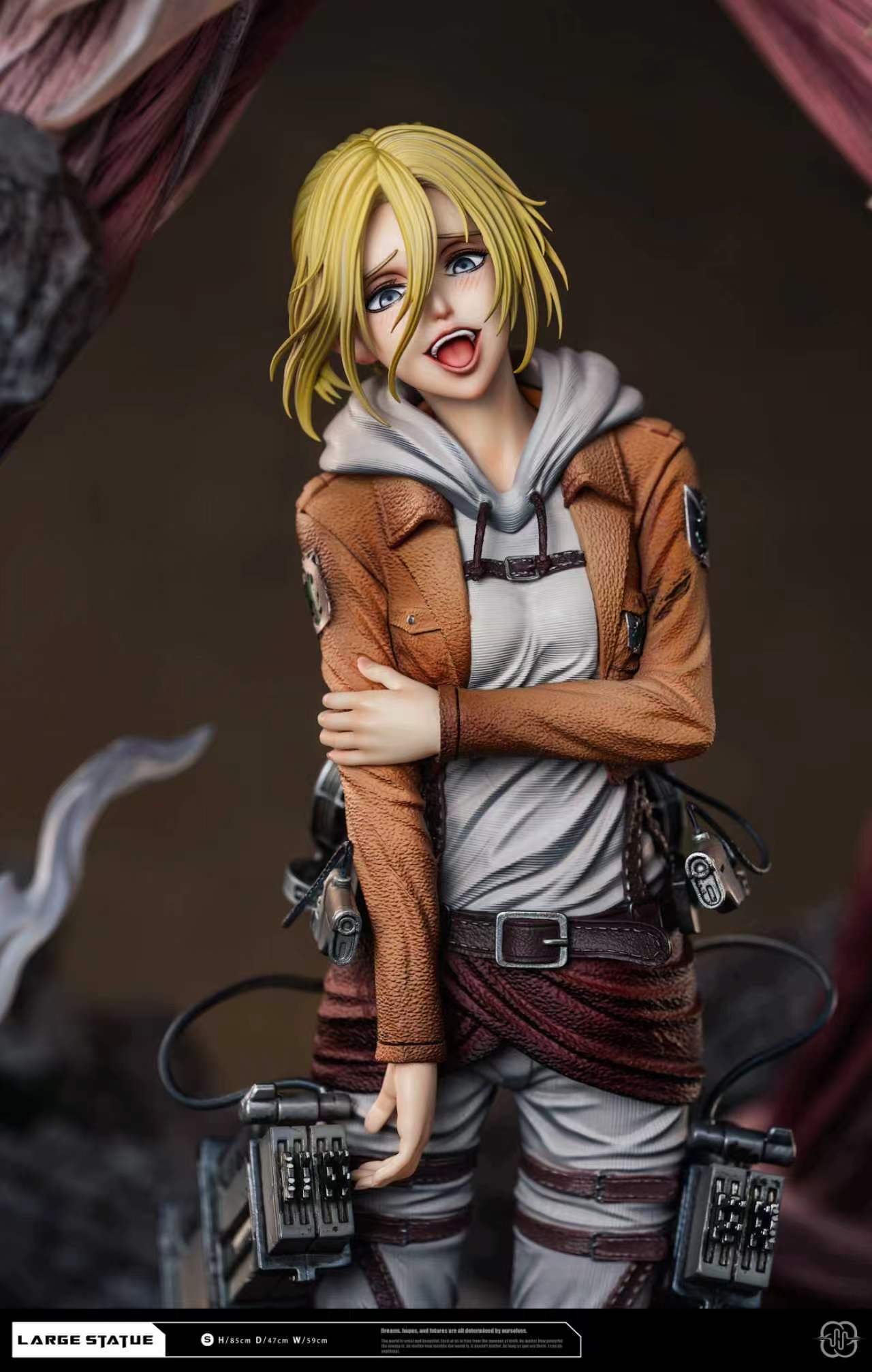 Hertz - Annie and Female Titan