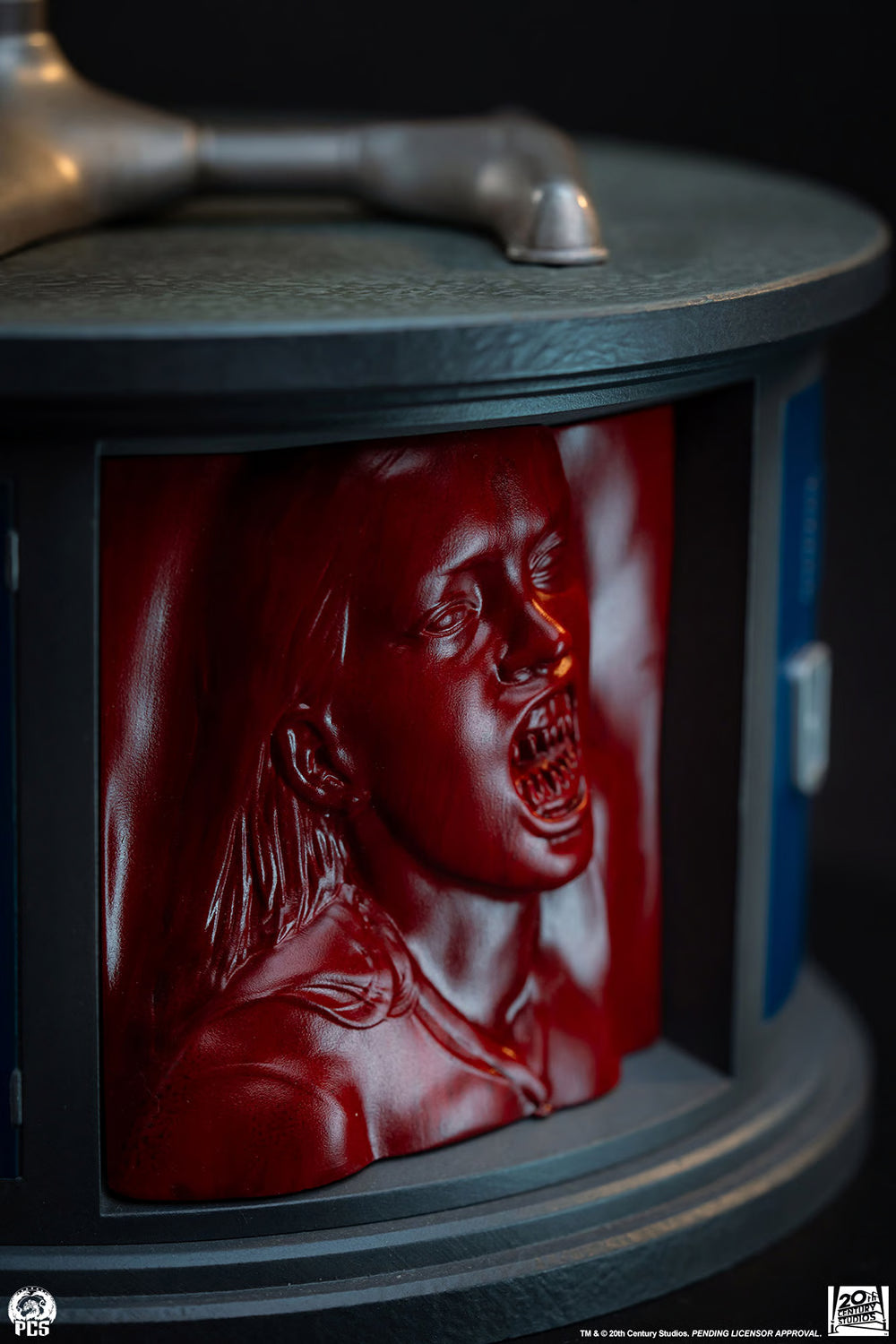 Sideshow Collectibles - Jennifer Check