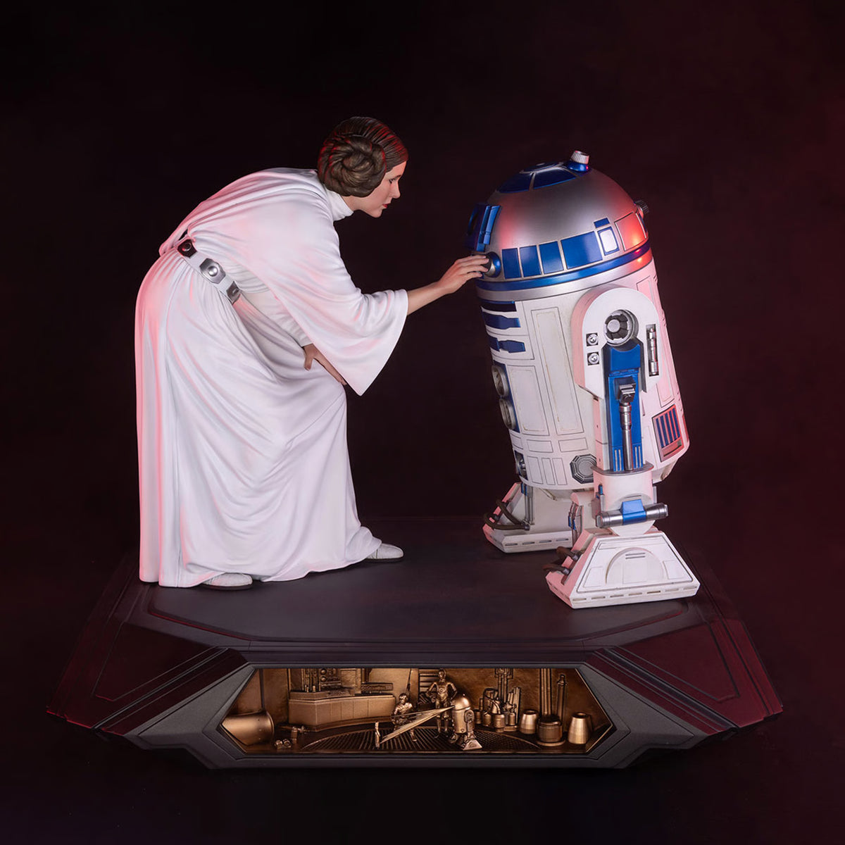 Premium Collectibles - Princess Leia and R2-D2