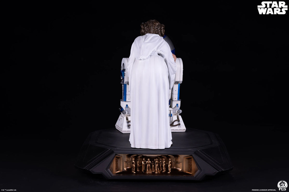 Premium Collectibles - Princess Leia and R2-D2