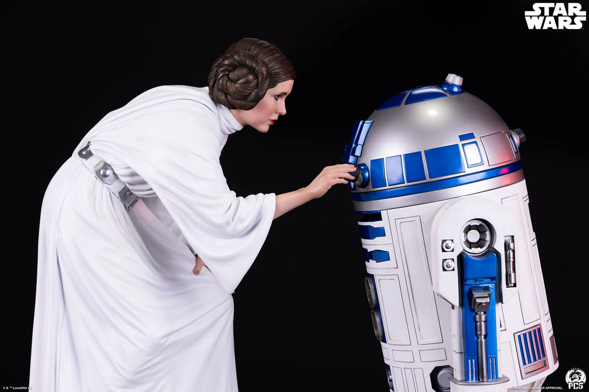 Premium Collectibles - Princess Leia and R2-D2