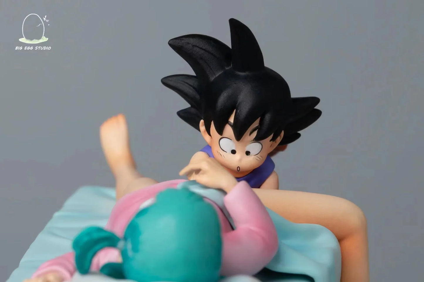 Big Egg - Kid Goku and Bulma StatueCorp