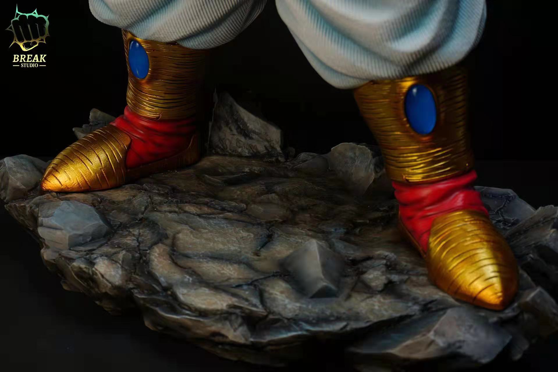 Break - Broly StatueCorp