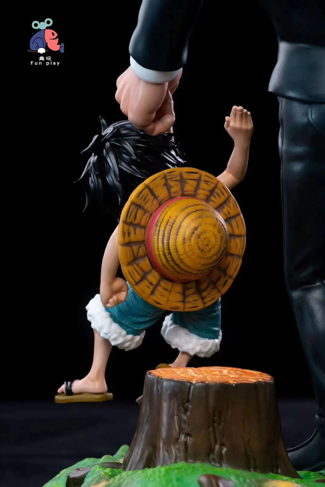 Fun Play - Luffy and Garp StatueCorp