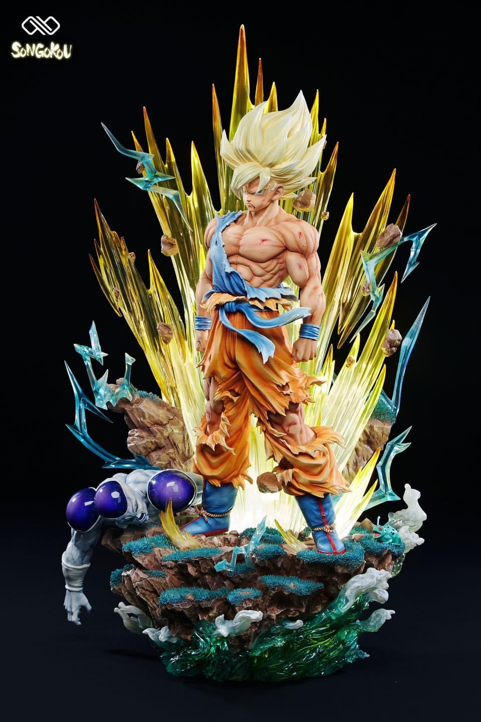 Infinite - SSJ Goku StatueCorp