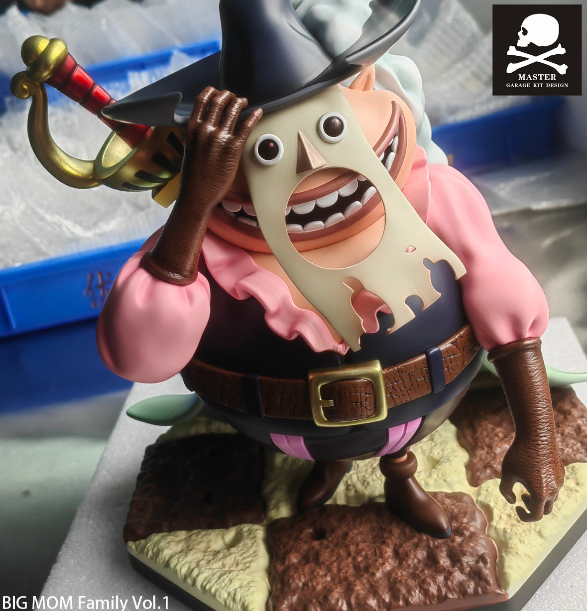 Master - Bobbin StatueCorp